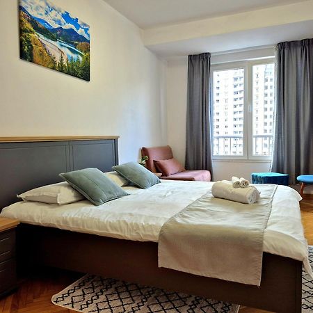 בוקרשט Traditional Romanian Apartments מראה חיצוני תמונה