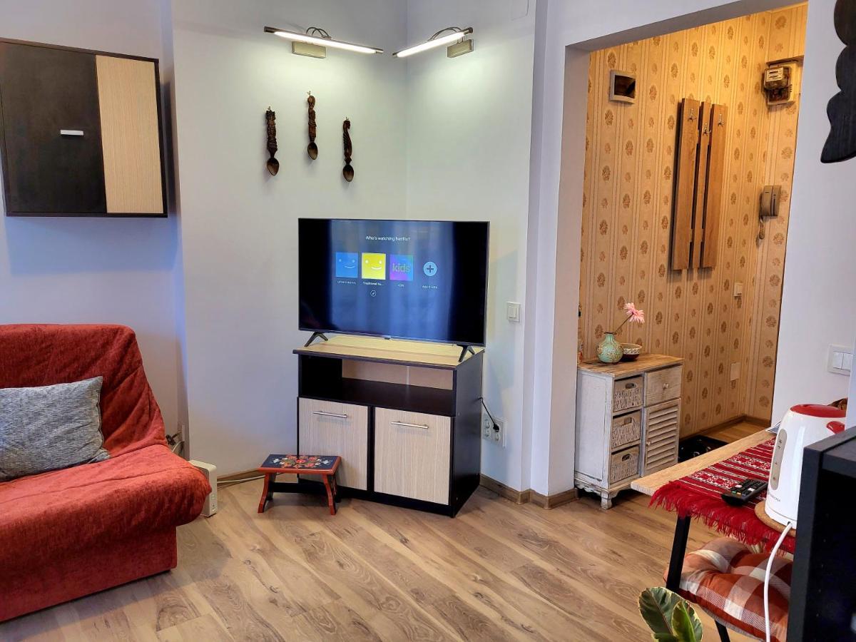 בוקרשט Traditional Romanian Apartments חדר תמונה
