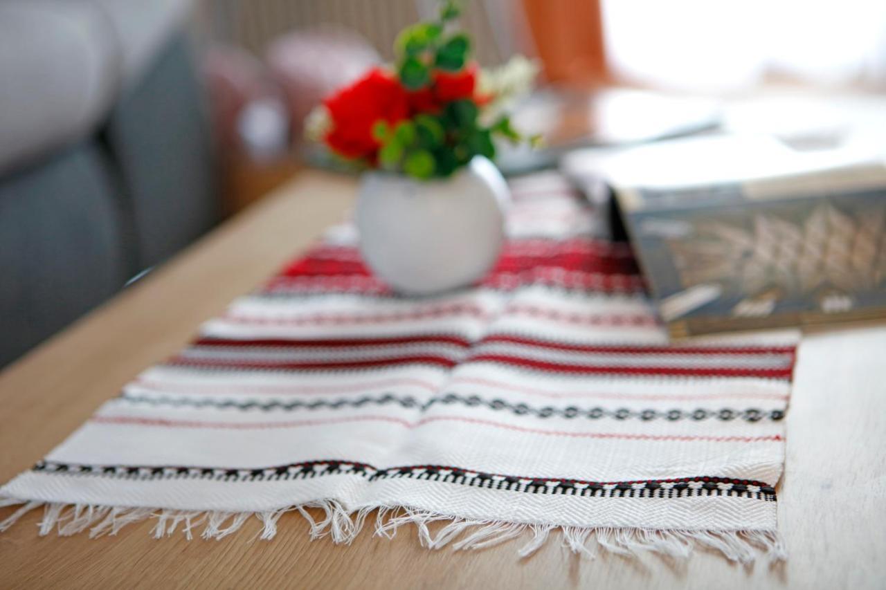 בוקרשט Traditional Romanian Apartments מראה חיצוני תמונה