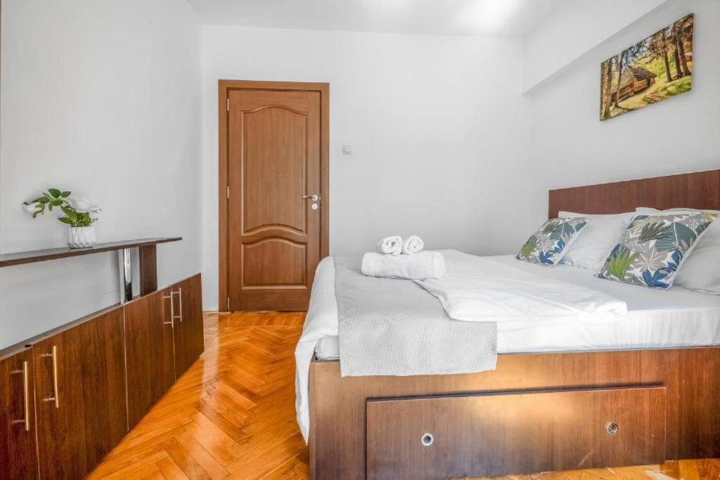 בוקרשט Traditional Romanian Apartments מראה חיצוני תמונה